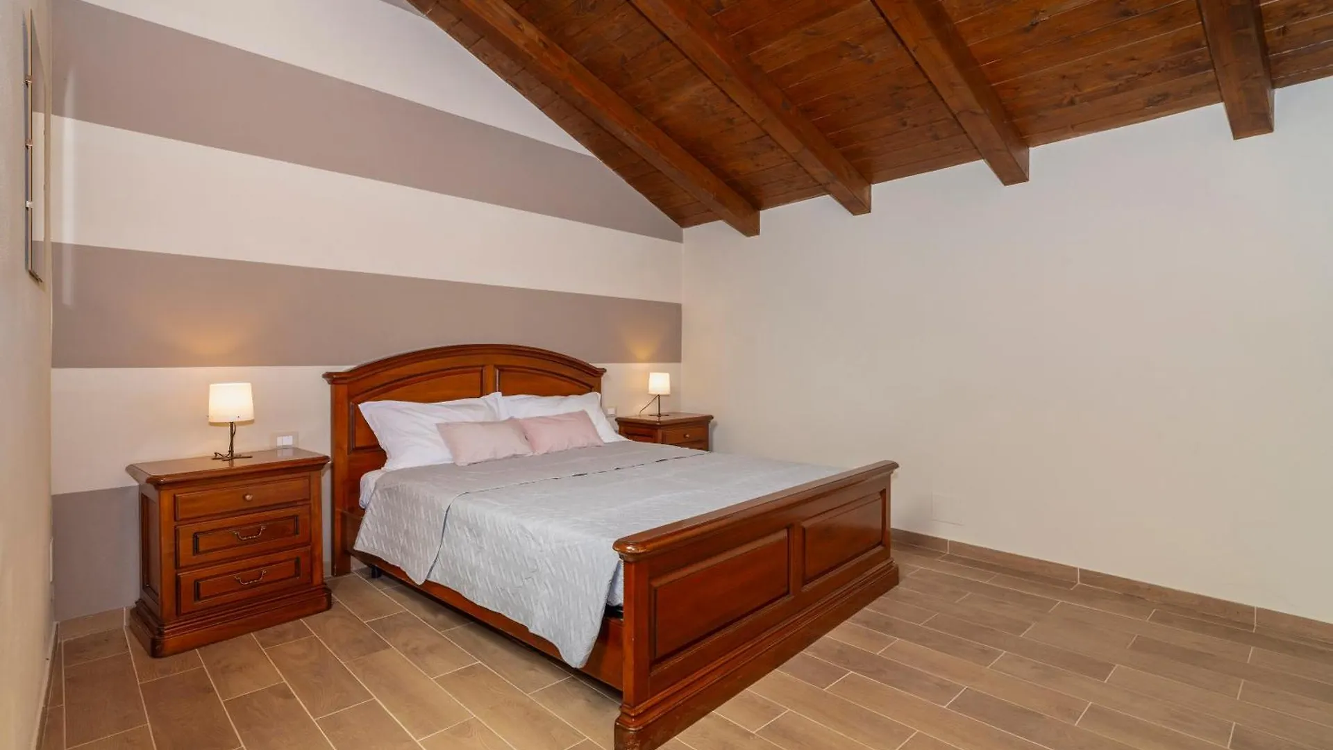 Σπίτι διακοπών Viverone Lake - La Borgata Guesthouse X12 Castello