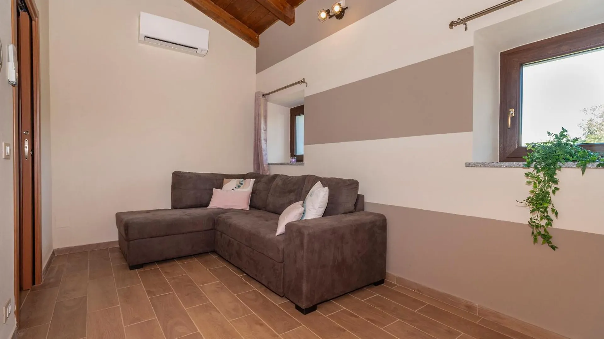 Viverone Lake - La Borgata Guesthouse X12 Castello  0*, Castello (Varese) Ιταλία