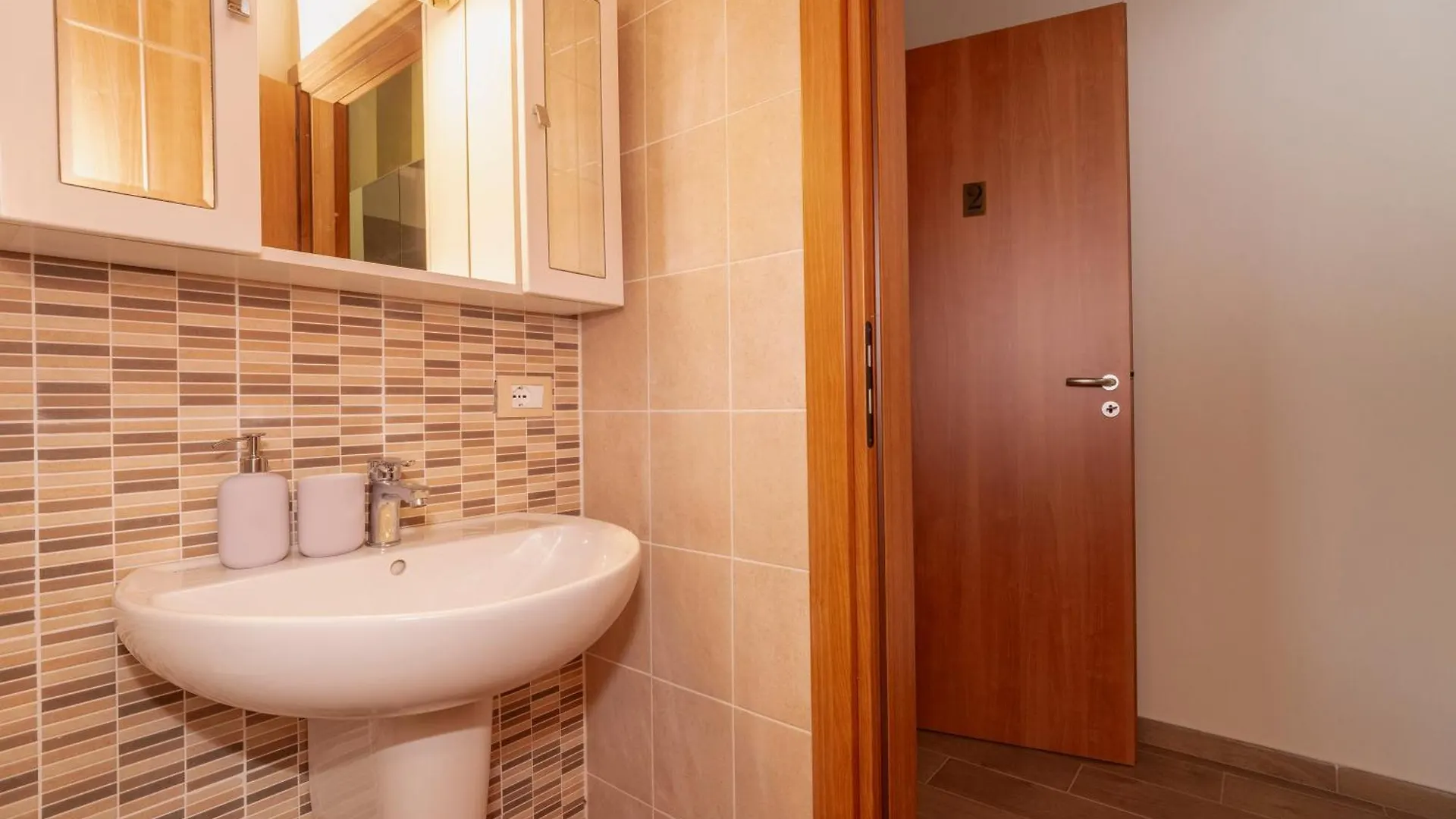 Viverone Lake - La Borgata Guesthouse X12 Castello