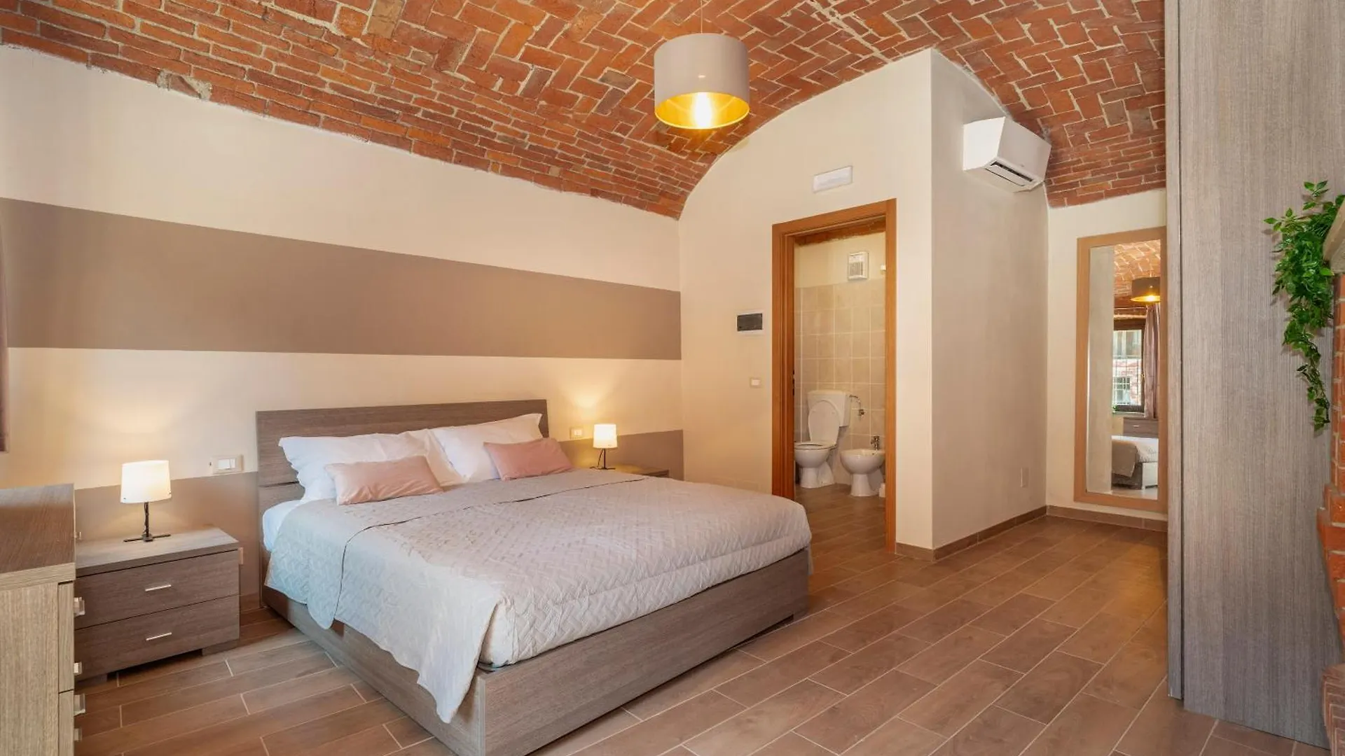 Viverone Lake - La Borgata Guesthouse X12 Castello 0*,  Olaszország