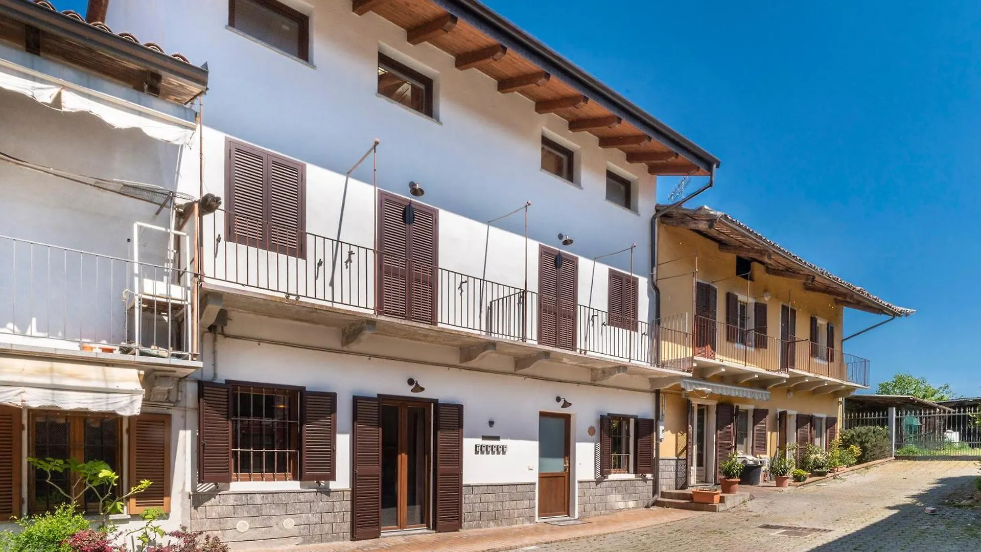 Viverone Lake - La Borgata Guesthouse X12 Castello Nyaraló